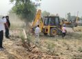 ग्रेटर नोएडा प्राधिकरण का अवैध कब्जों पर बुलडोजर, नोटिसें जारी